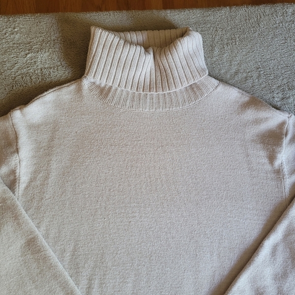 Laundry by Shelli Segal turtleneck sweater size medium - Picture 4 of 13